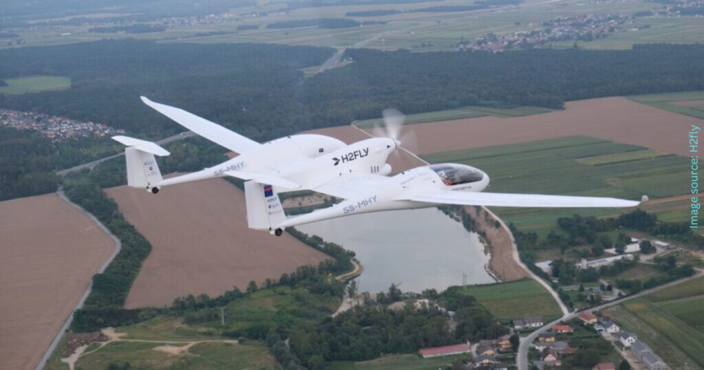 new technology innovation by Germany.Liquid hydrogen powered air plane toward sustainable renewable energy explained by powerlinekey